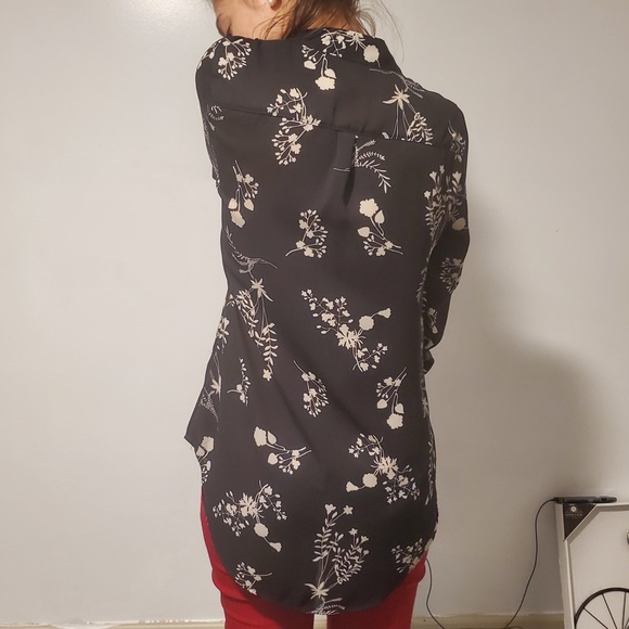 Flower patterned half-button-down - Picture 6 of 7